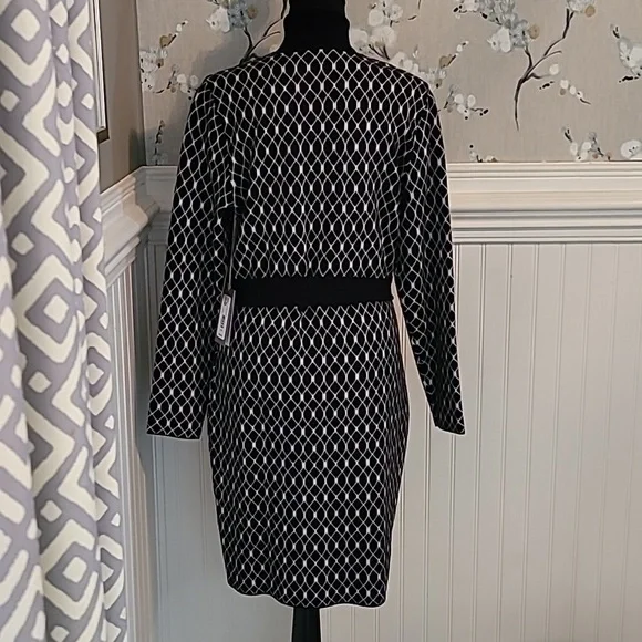 NY& Co Sweater Dress - Picture 8 of 11